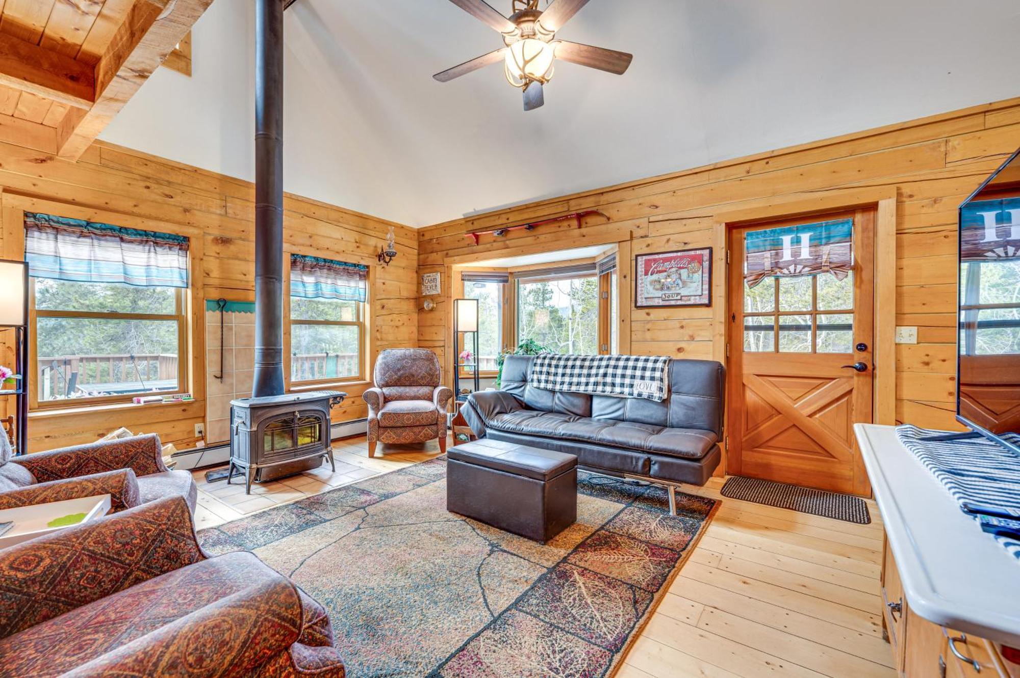 Secluded Black Hawk Log Cabin With Fire Pit! Bagian luar foto